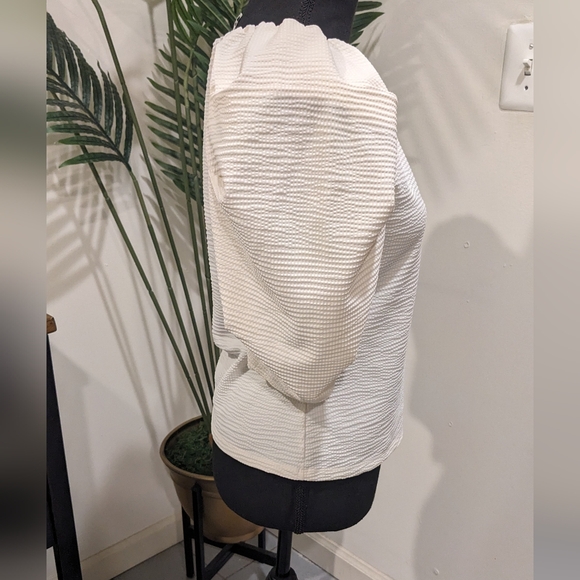 Top - Picture 4 of 7